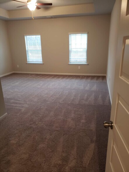 Spacious Master w/o Furniture - 5176 Grace Ct