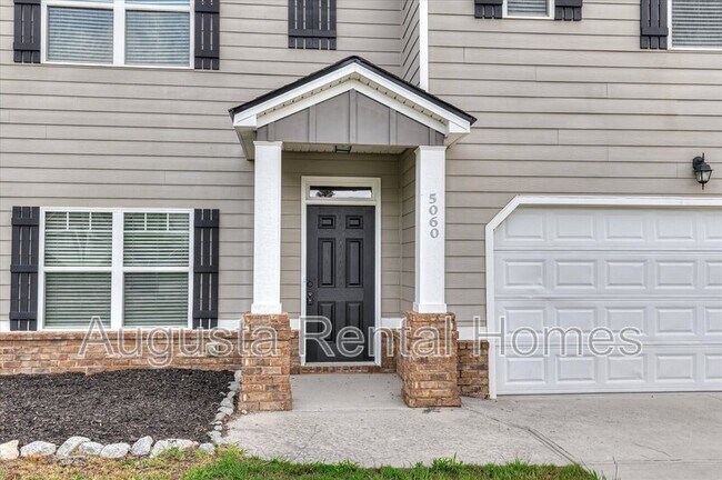 Building Photo - 5060 Vine Ln