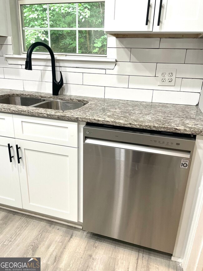 Building Photo - 5019 Peach Mountain Cir