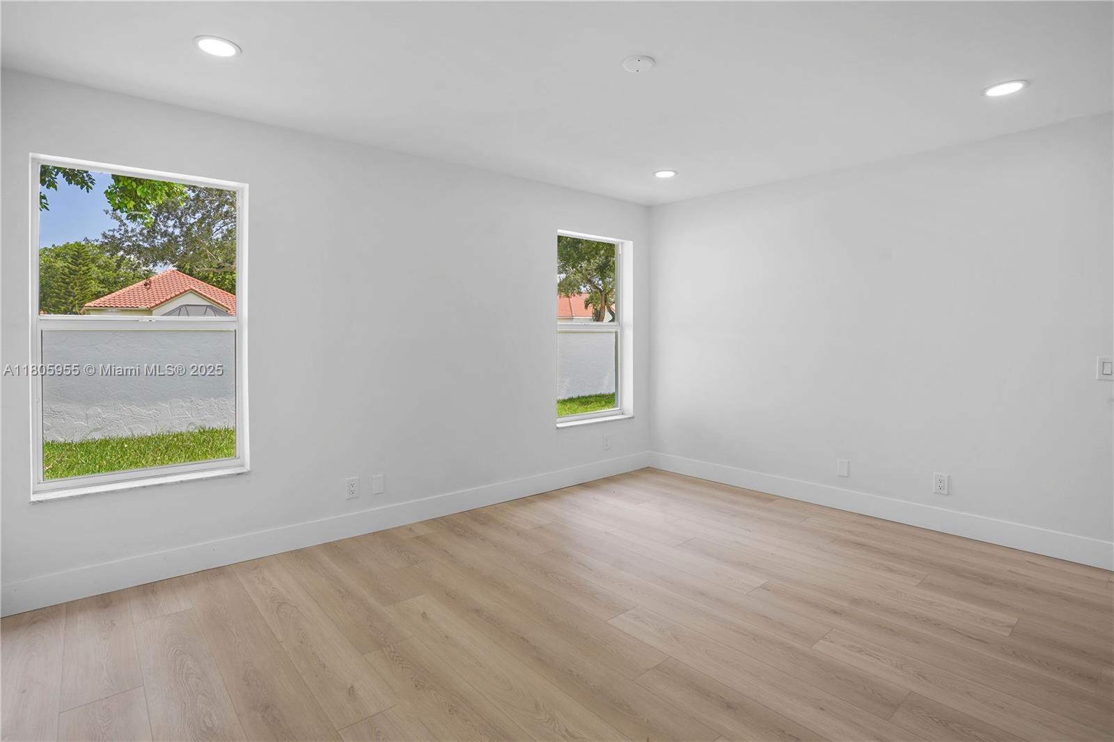 Building Photo - 9354 Arborwood Cir
