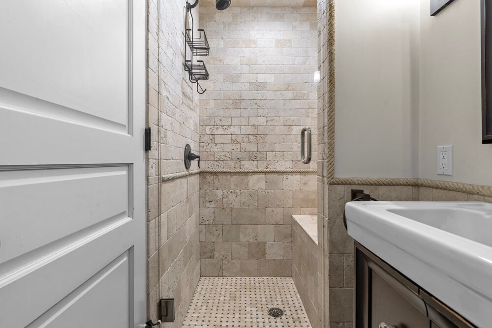 Building Photo - 161 Tudor St