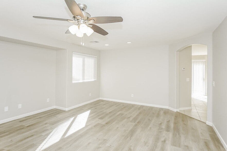 Building Photo - 987 Monte De Oro Ave