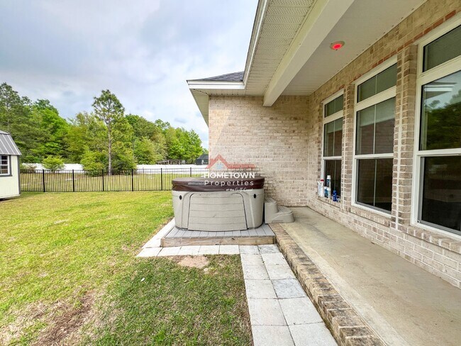 Building Photo - Charming Custom-Built Home with Bonus Room...