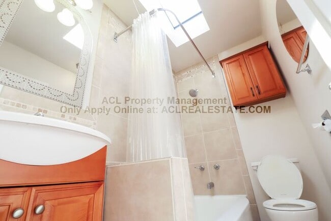 Building Photo - Spacious, quiet, one story Castro Valley Home