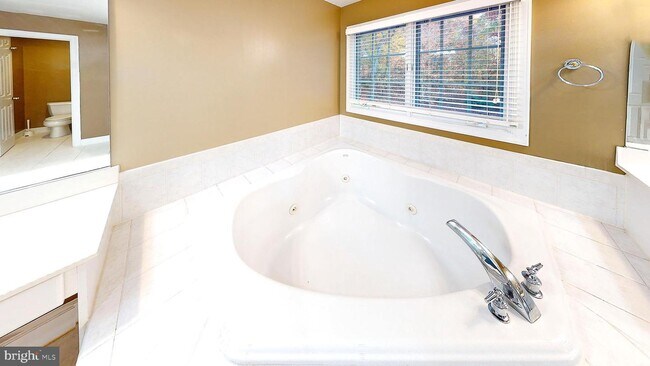 Building Photo - 309 Pure Spring Crescent