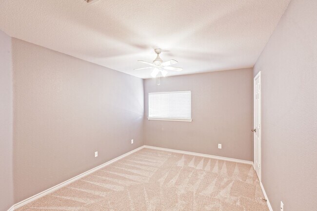 Building Photo - Allen 4 Bedroom available Short Term