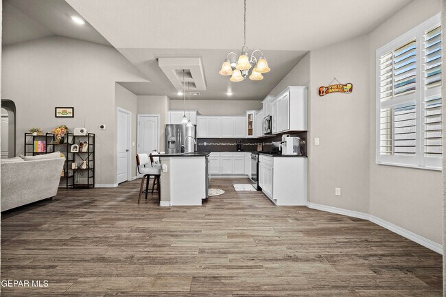 Building Photo - 13665 Lartington St
