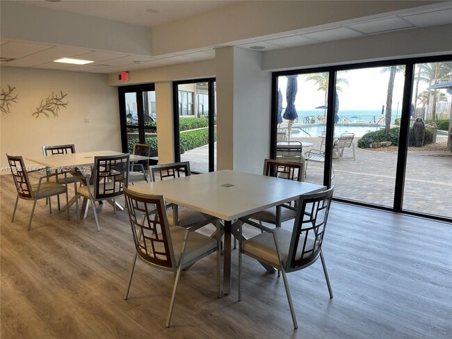 Building Photo - 3800 Galt Ocean Dr