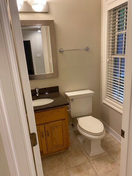 Building Photo - 125 Wild Iris Ln