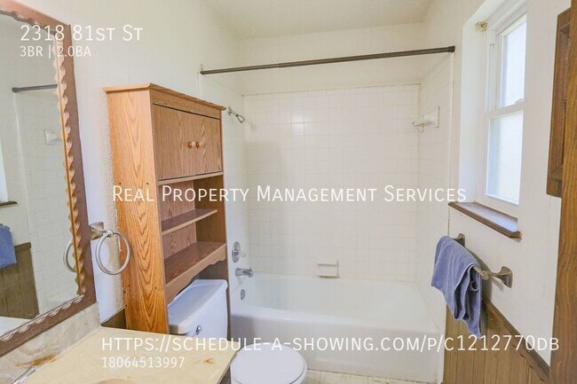 Building Photo - Adorable 3/2 in SE Lubbock