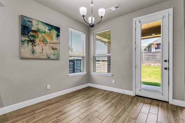 Building Photo - 713 Parkland Dr