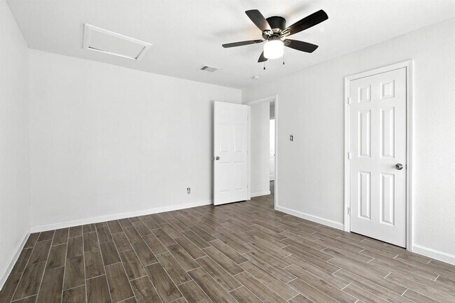 Building Photo - 716 Hargest St