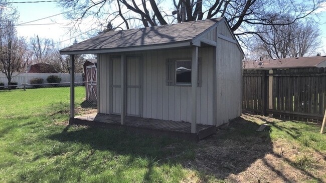 Building Photo - 401 Lufkin Dr