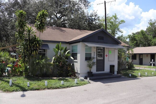 Building Photo - 12420 N Florida Ave