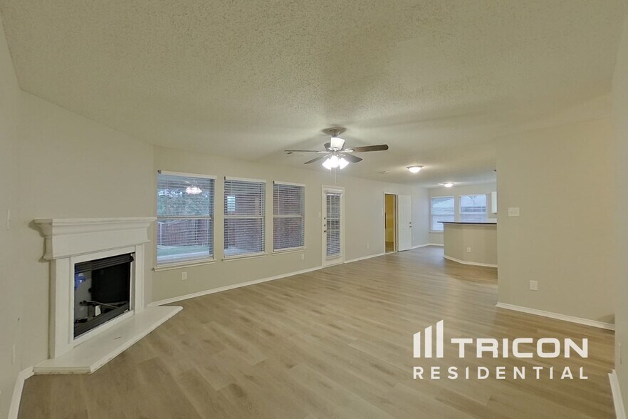 Building Photo - 712 Forest Creek