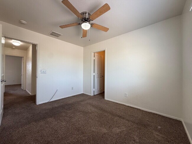 Building Photo - "Spacious 4-Bedroom Haven with 2 Bath Retreats in Laveen's Heart – 1,893 Sq Ft of Comfort!"