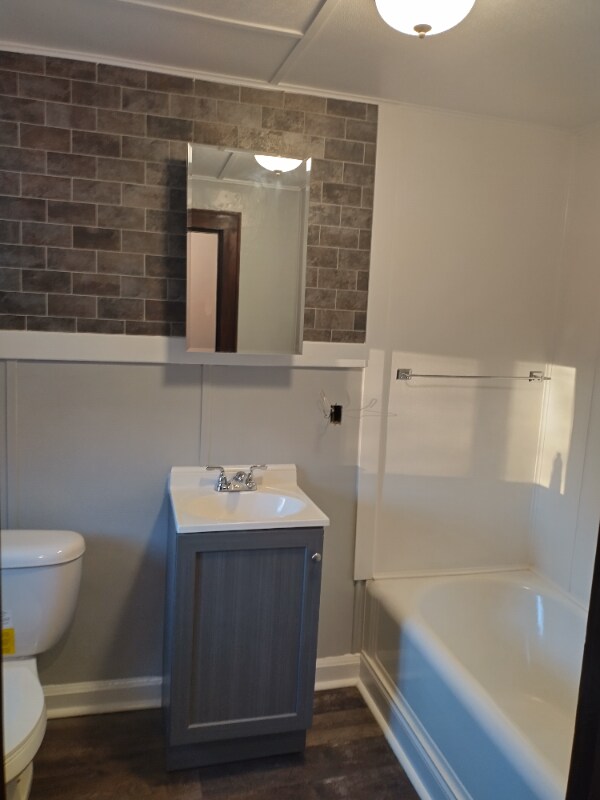 Building Photo - 1525 Clough Ave