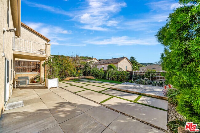 Building Photo - 12440 La Cresta Way