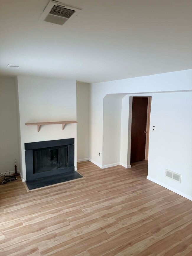 Building Photo - 3103 Ruby Dr