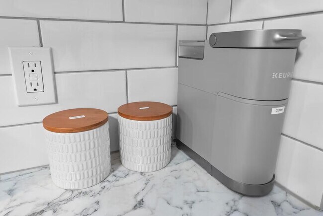 Building Photo - 3101 Old Rte 66