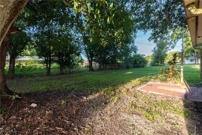 Building Photo - 2330 Caladium Rd