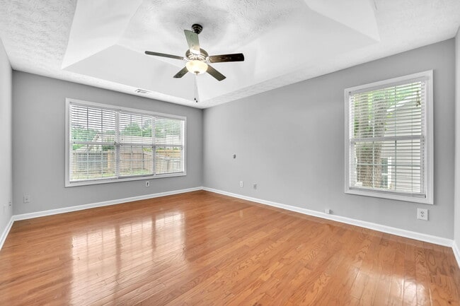 Building Photo - 825 Chatham Park Dr SW