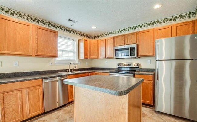 Building Photo - 9815 W Midland Way
