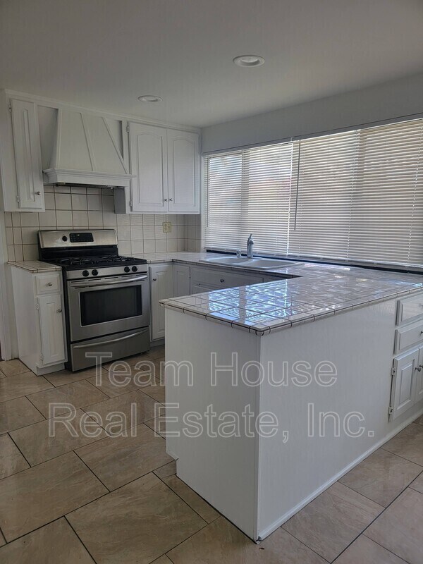 Building Photo - 23423 Vía Boscana