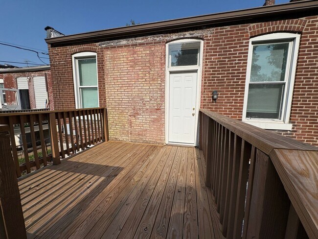 Building Photo - Fresh and Beautiful 3 bedroom South City Home