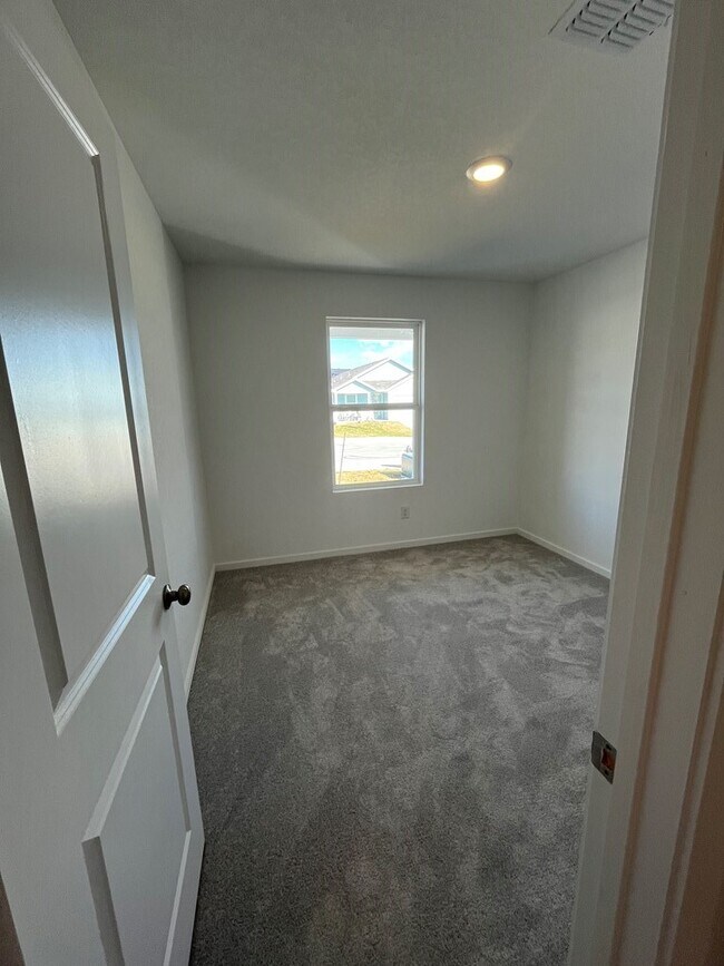 Building Photo - 1209 Moraine Pl