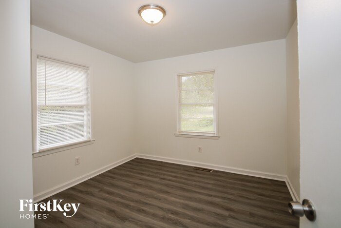 Building Photo - 4684 Clemmons Dr