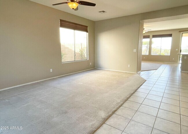 Building Photo - 2737 W Wayne Ln