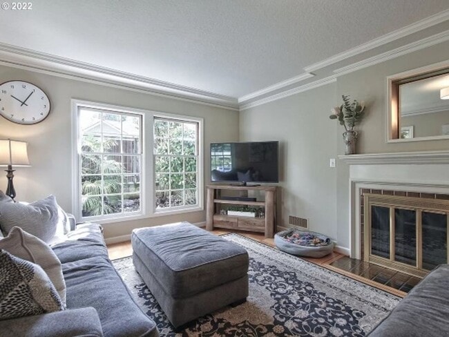 Building Photo - Gorgeous Modern Home Ready to Rent!