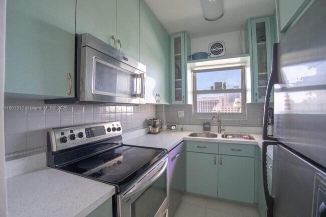 Building Photo - 4747 Collins Ave