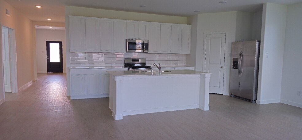 Kitchen - 1353 Rockwell Dr