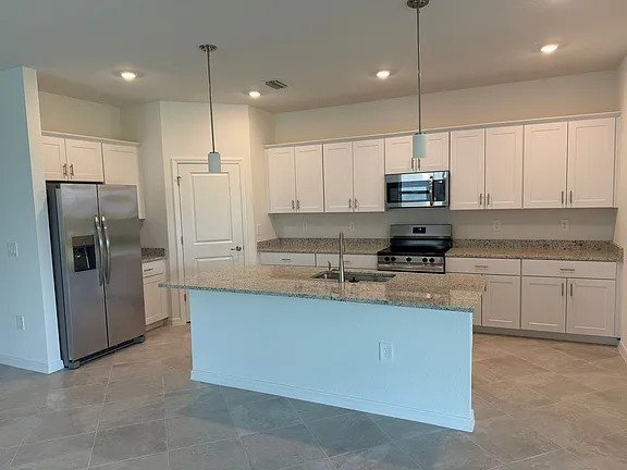Building Photo - 2017 Gardenia Ave