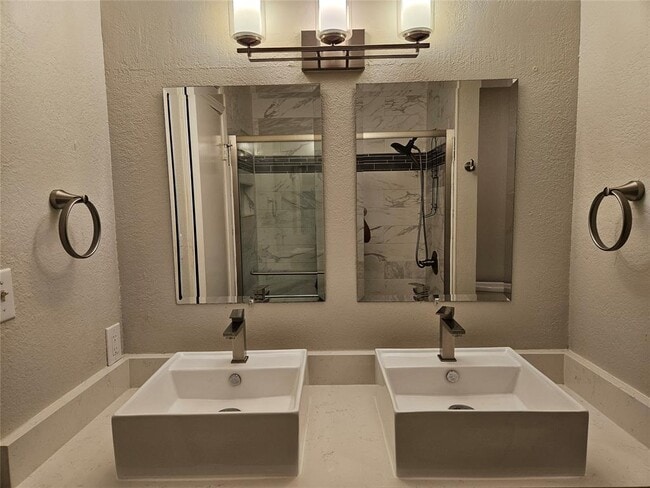 Building Photo - 12806 Margit Dr