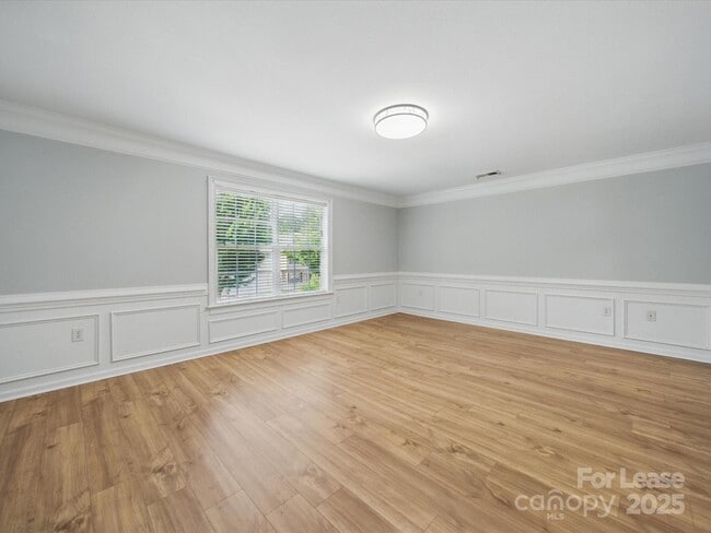 Building Photo - 5203 Grays Ridge Dr