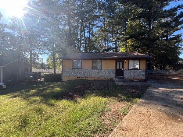 Building Photo - 1074 Sparrow Ct