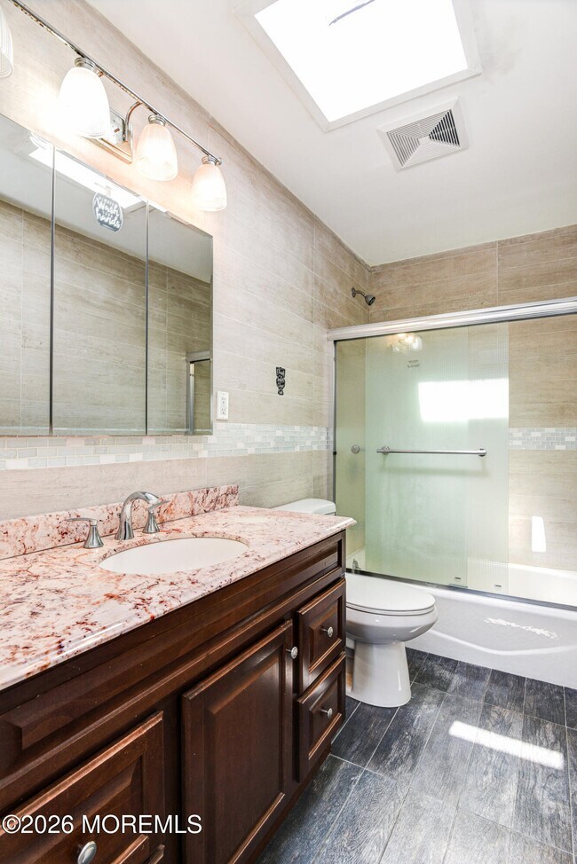 Building Photo - 167-169-169 N Main St