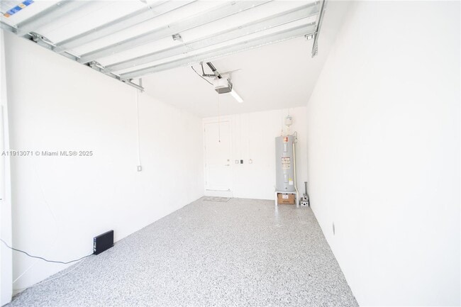 Building Photo - 3651 SW 26th St