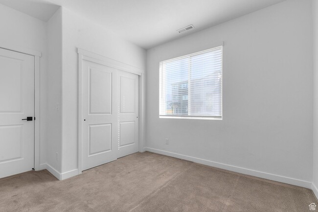 Building Photo - 461 S 900 W