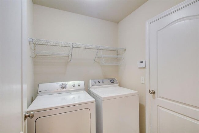 Building Photo - Amazing 3bed 2 Bath 2 Car Garage in Marble Leaf Addn Edmond OK