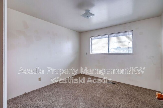 Building Photo - 324 S 500 E St