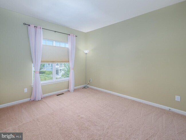 Building Photo - 24925 Quimby Oaks Pl