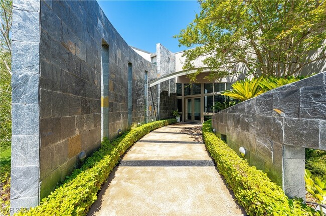 Building Photo - 1108 Pine Island Ct