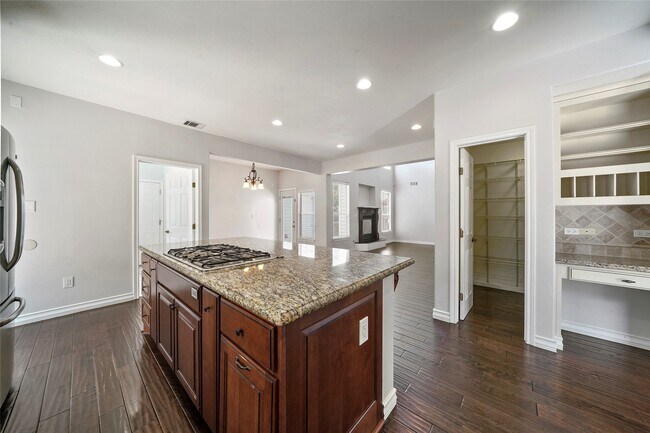 Building Photo - 1213 Wakefield Dr