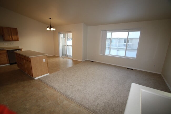 Building Photo - 3 Bedroom Condo in South Anchorage!
