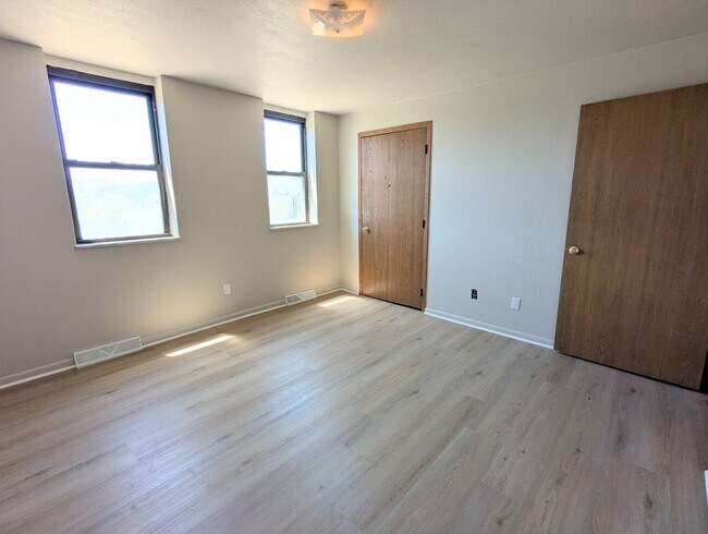 Building Photo - 3227 Hardie Wy