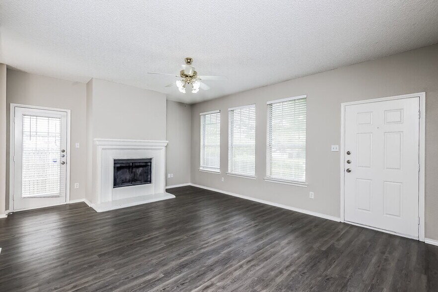 Building Photo - 6821 Prairie Hill Rd N